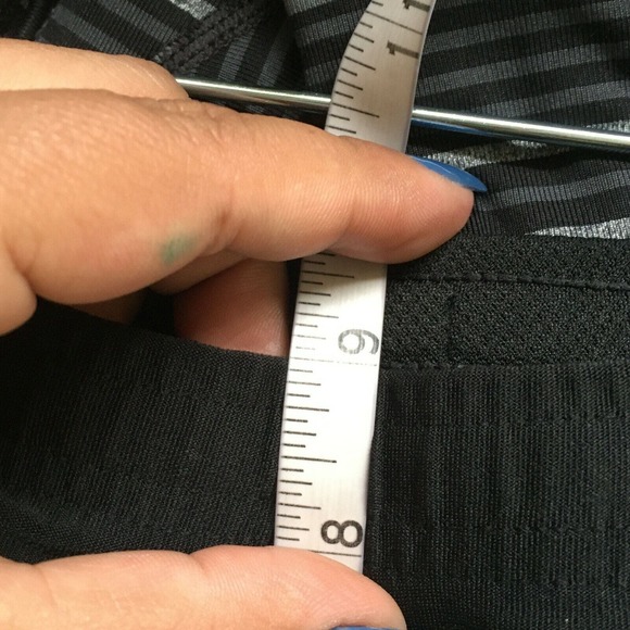 Nike Dri Fit Leggings Women Sz M Black Stretch Knit Capri Cropped Athletic Pant - Picture 9 of 11